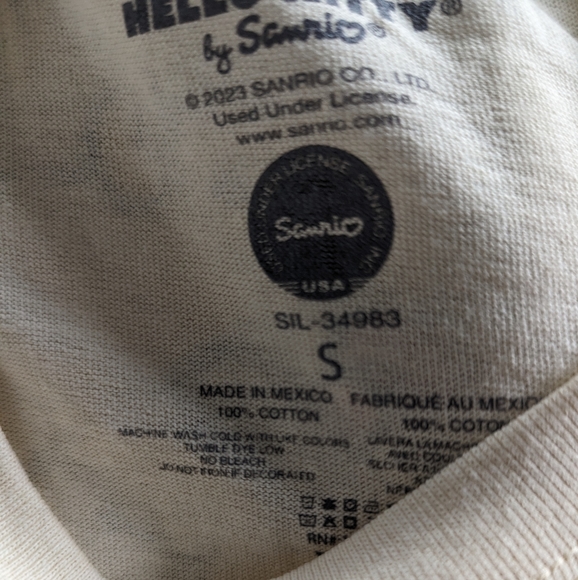 BNWT Hello Kitty Eat Your Fruits & Veggies Cotton T-Shirt - Size Small - Picture 5 of 5